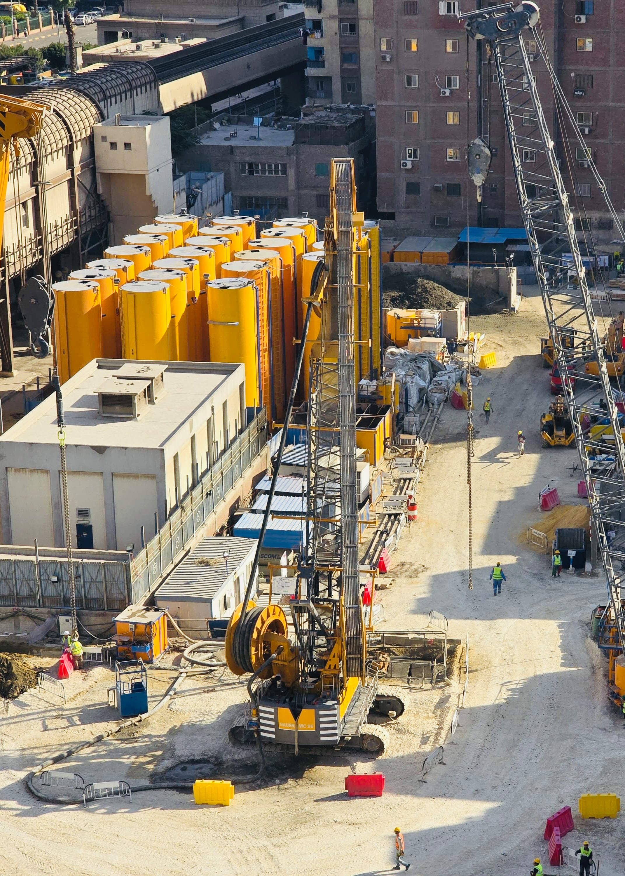In an estimated 14 months, Bauer Egypt will execute 209 diaphragm wall panels and 20 barrettes for Cairo's new metro station in the Giza district.