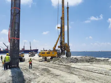 Bauer Spezialtiefbau ist am Ausbau des größten ägyptischen Hafens beteiligt